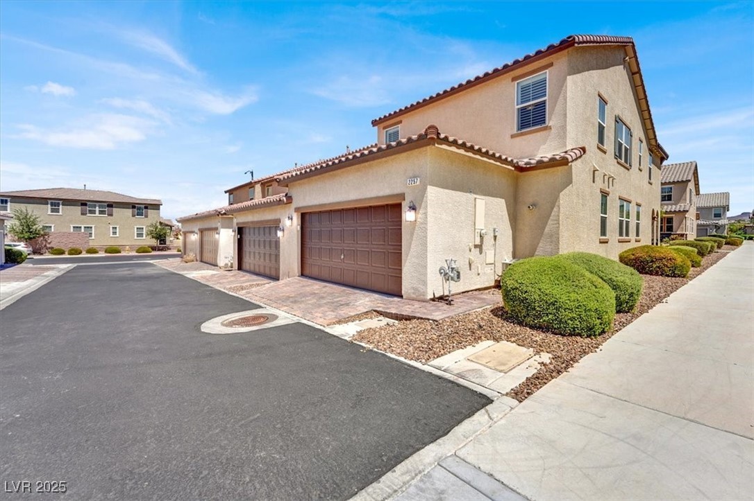 2257 Perugia Point Walk