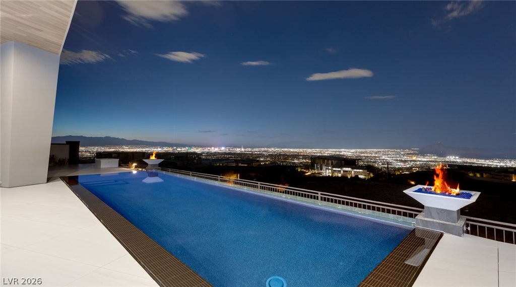 Photo of 4 Chisel Crest Court, Henderson, NV 89012 (MLS # 2812169)
