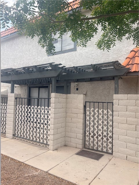 Townhouse For Rent - 1133 Willow Tree Drive #B<br/> Clark County, Las Vegas, NV 89128