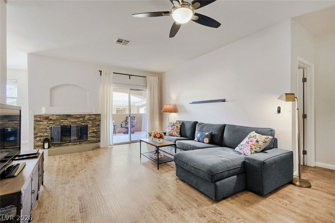 1700 Sky Of Red Drive 202