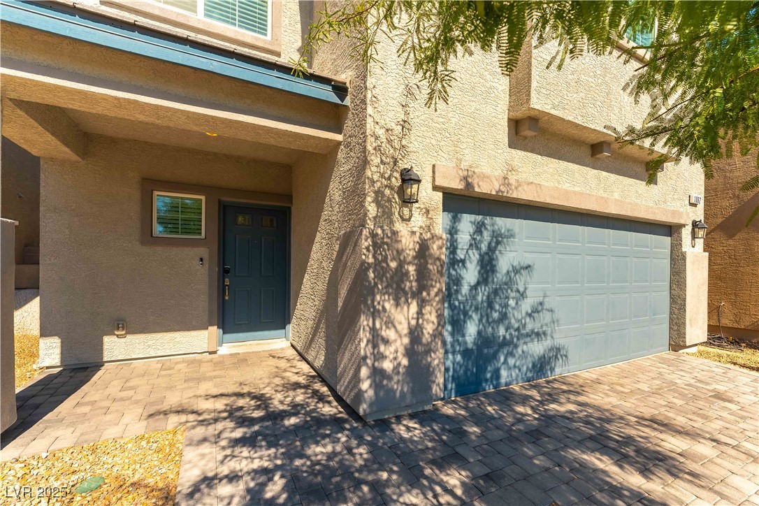 1062 Twincrest Avenue
