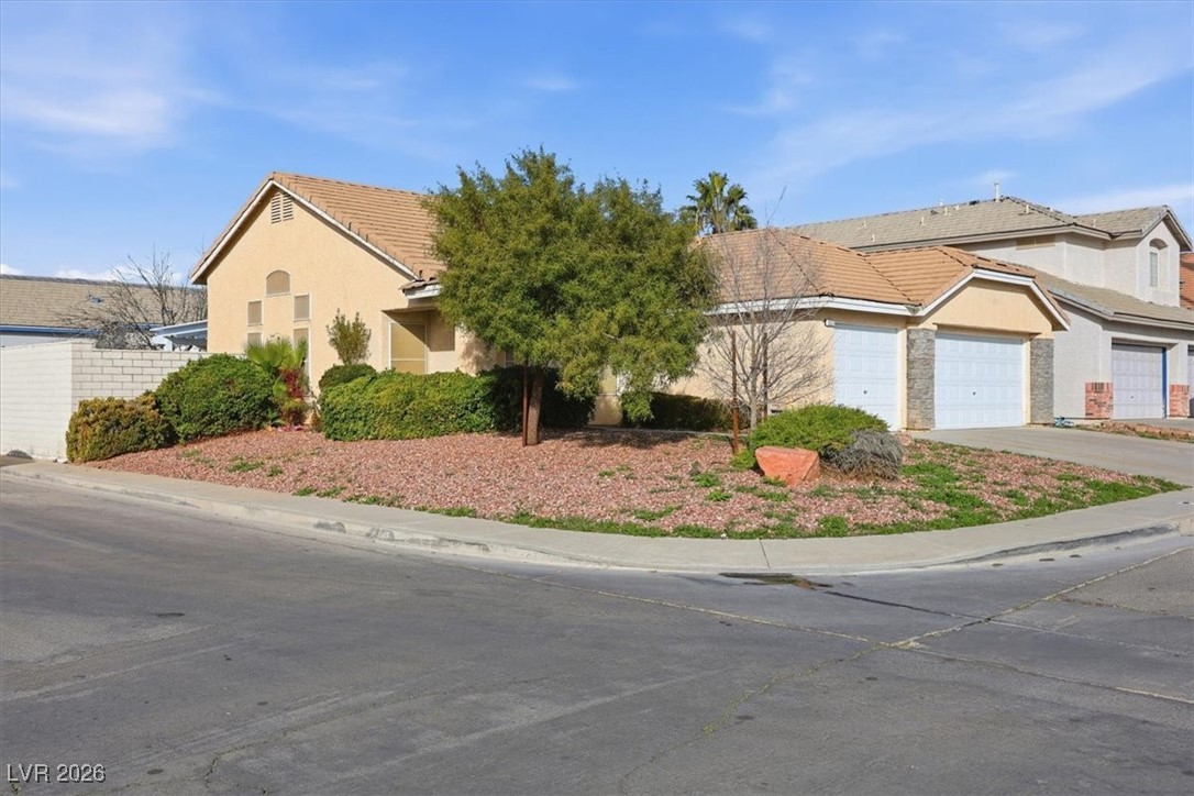 5523 Foxtail Ridge Street