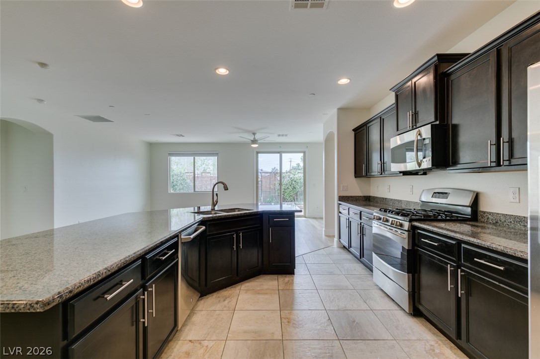 1617 Meadow Bluffs Avenue