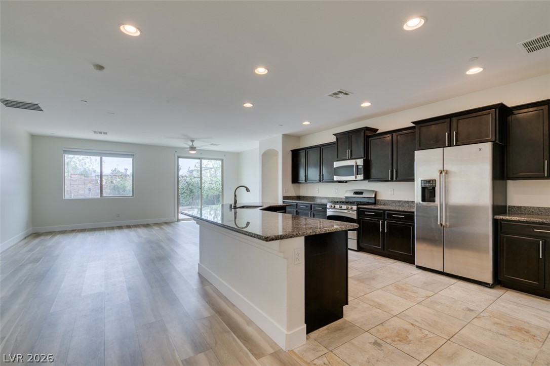 1617 Meadow Bluffs Avenue