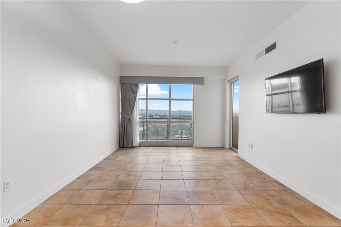 150 Las Vegas Boulevard 818