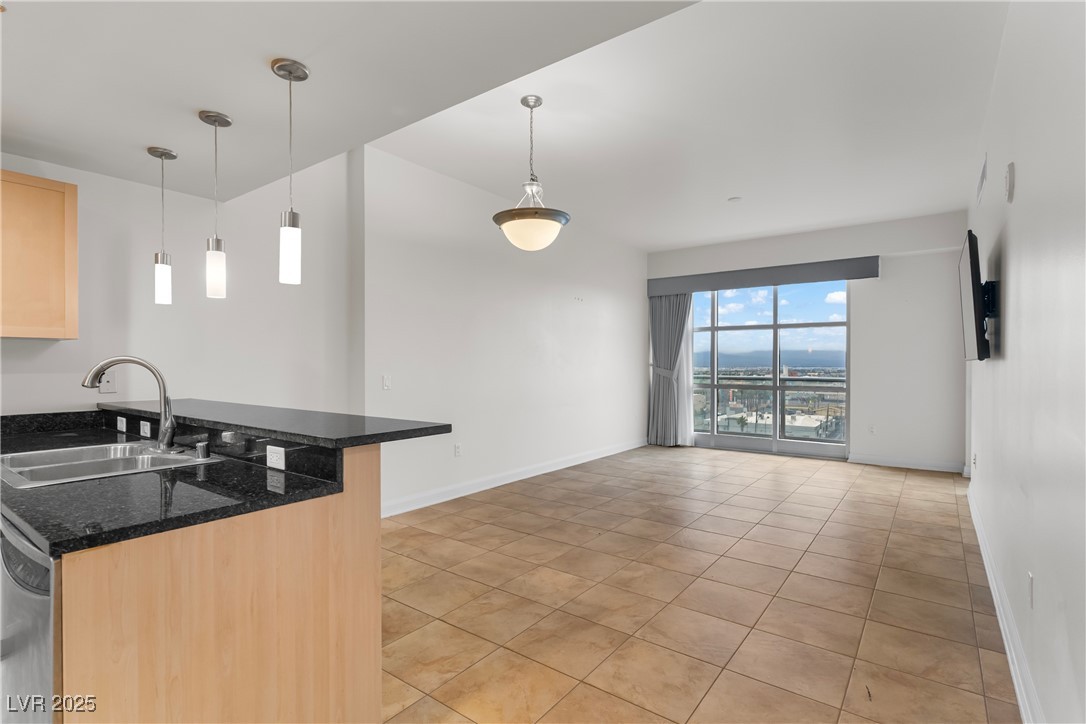 150 Las Vegas Boulevard 818