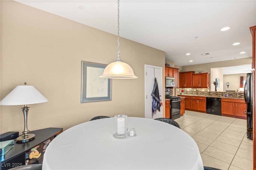 Henderson, Nevada 89044, United States, 3 Bedrooms Bedrooms, ,2 BathroomsBathrooms,Residential,Active,224685