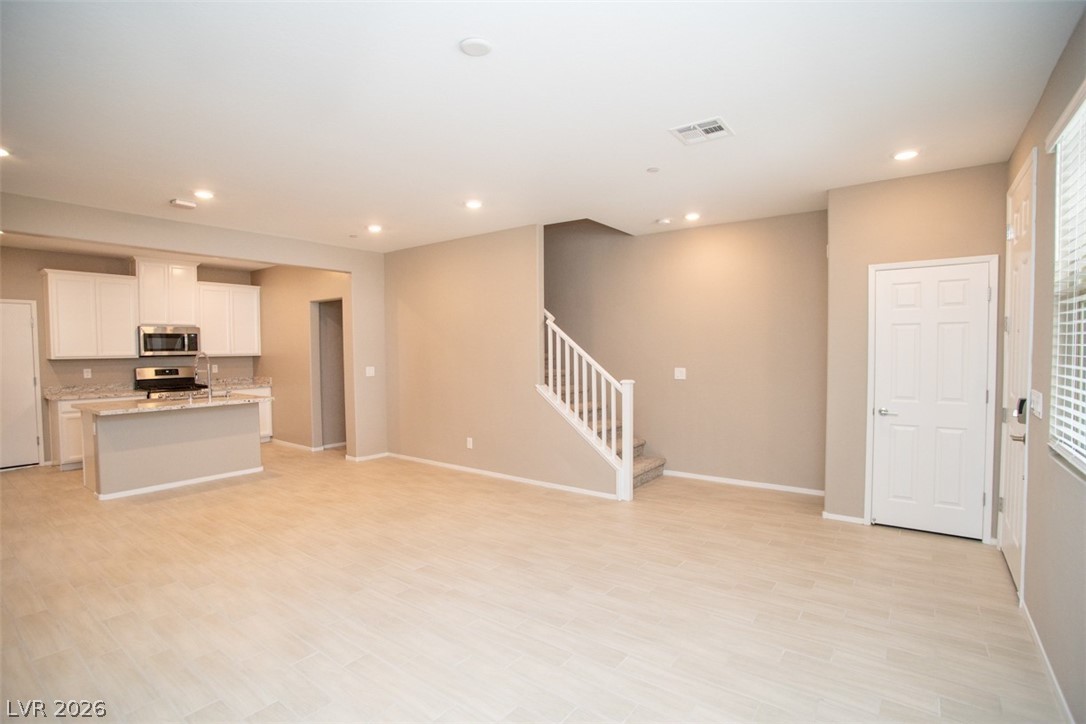 9 Alamere Falls Drive