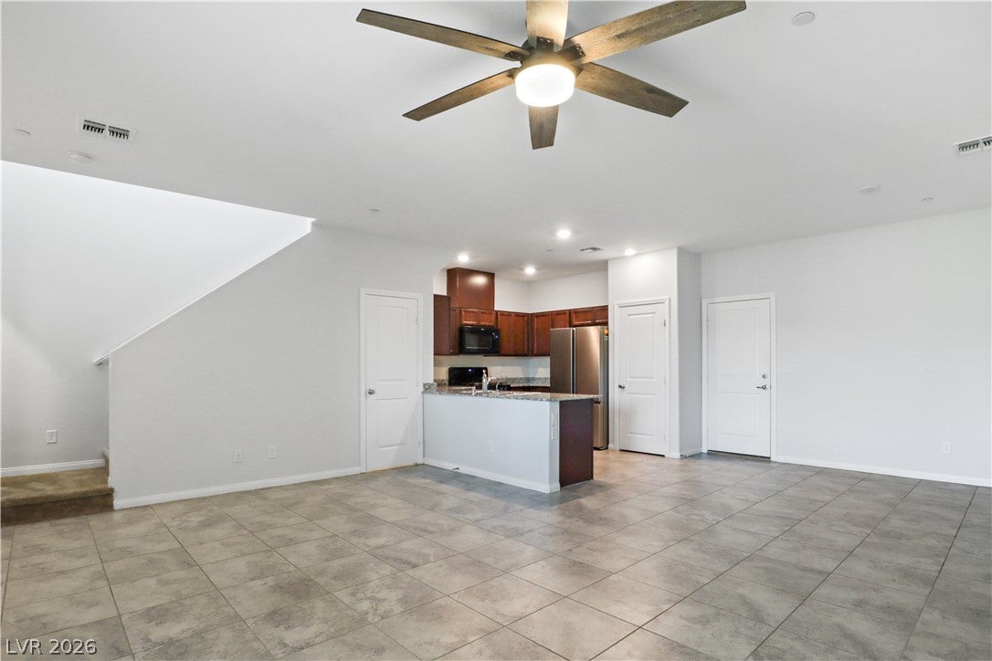 3274 Palindrome Avenue