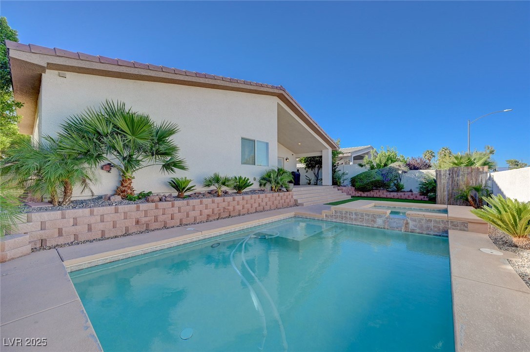 3346 Tiara Point Circle