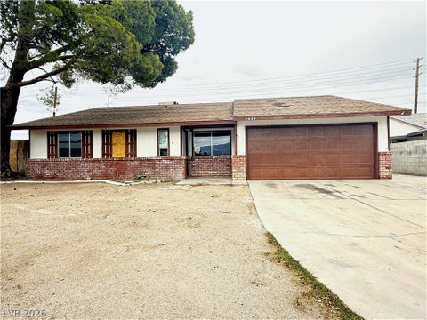 Photo of 4233 Kensington Way, Las Vegas, NV 89108 (MLS # 2820742)