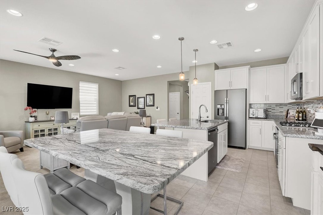 Las Vegas, Nevada 89141, United States, 4 Bedrooms Bedrooms, ,3 BathroomsBathrooms,Residential,Active,195306