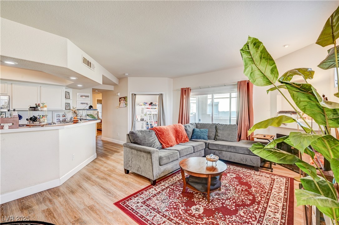 6800 Dorita Avenue 202