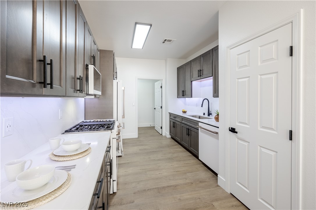 540 W Horizon Ridge Parkway 6201
