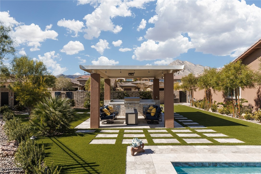 Properties 4 294 Lindura Court