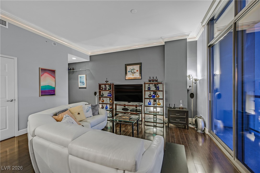 200 W Sahara Avenue 3907