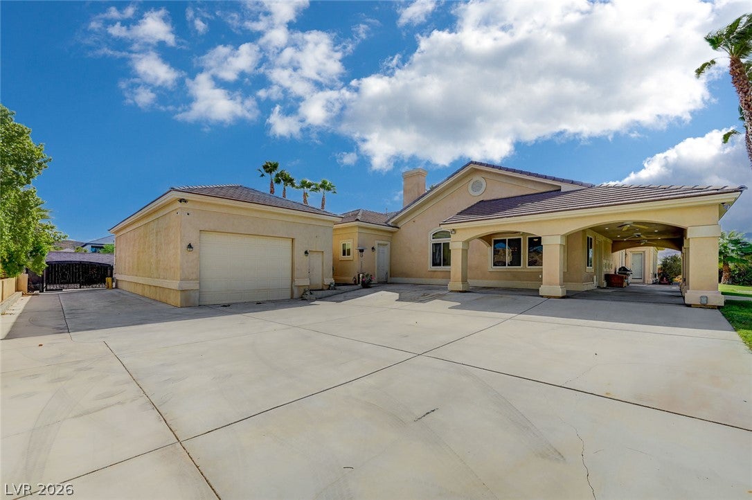 410 E Paradise Hills Drive