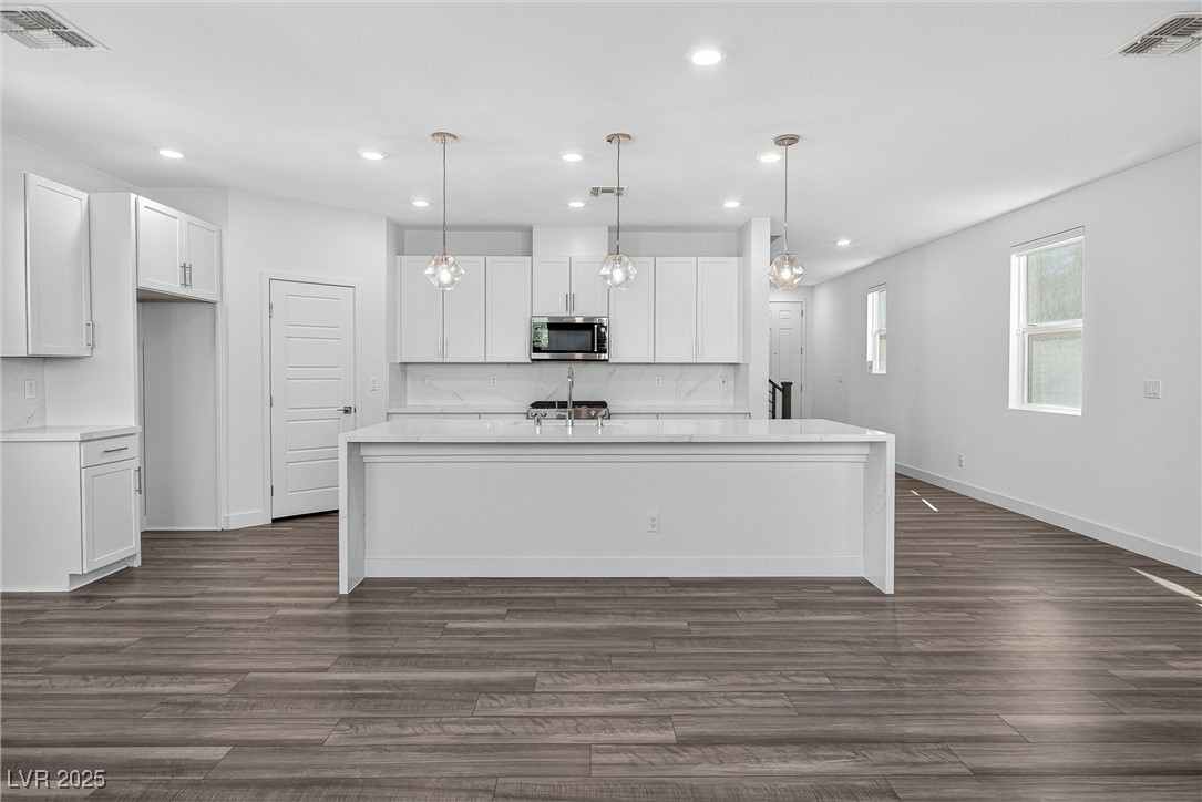 6930 Dandelion Park Avenue