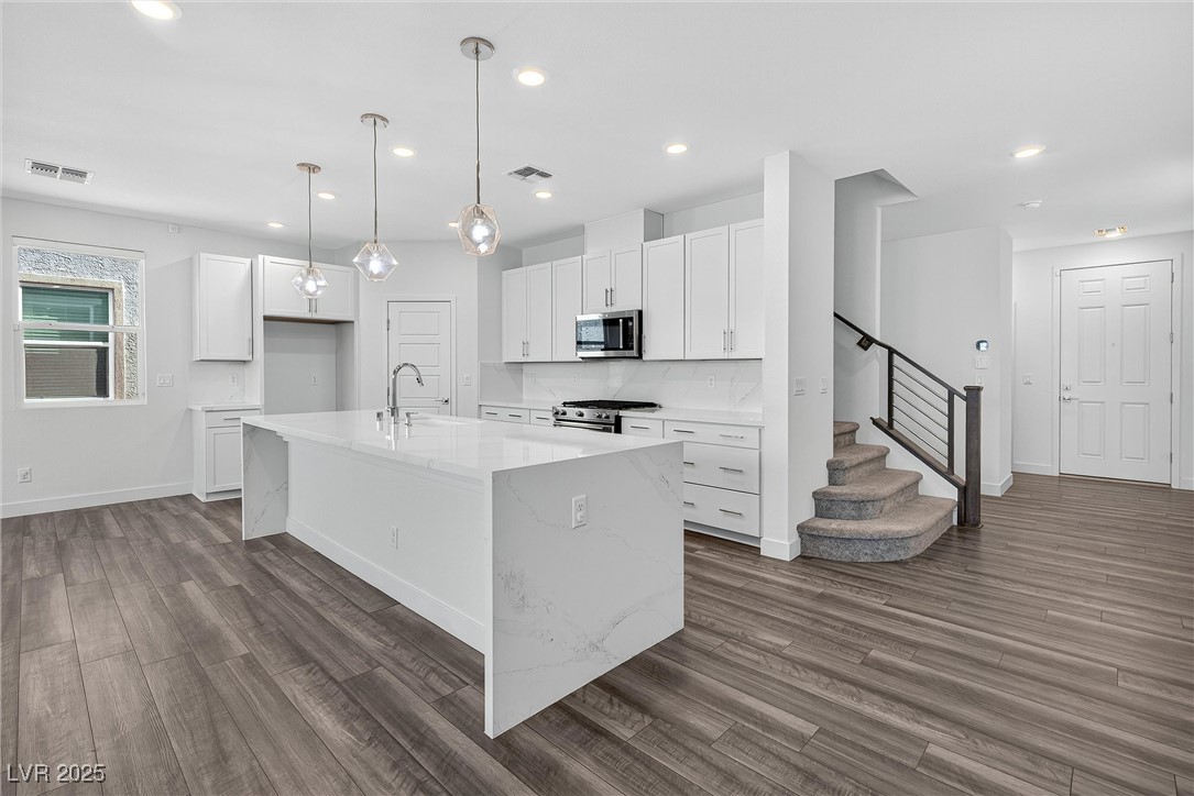 6930 Dandelion Park Avenue