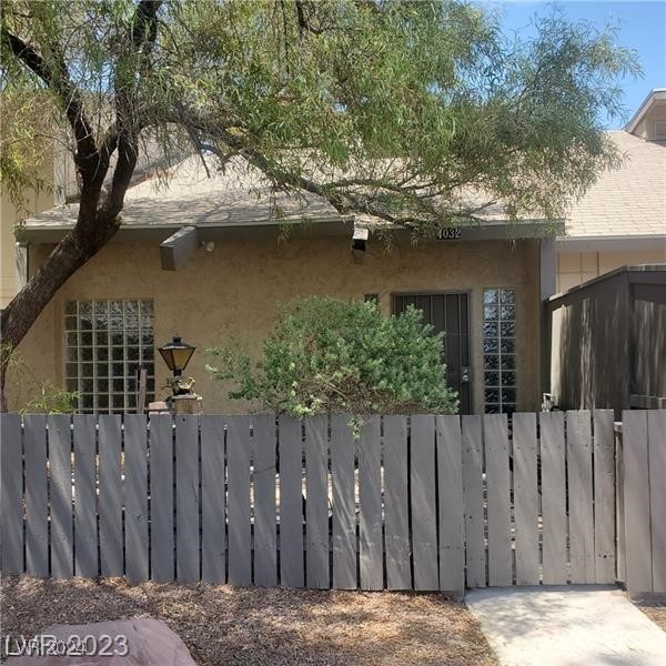 4032 Village Square 0