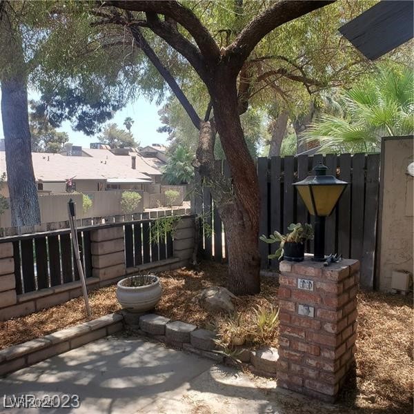 4032 Village Square 0