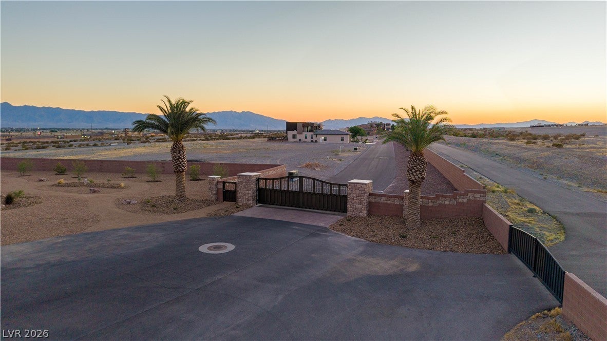 5985 E Spring Mountain Boulevard