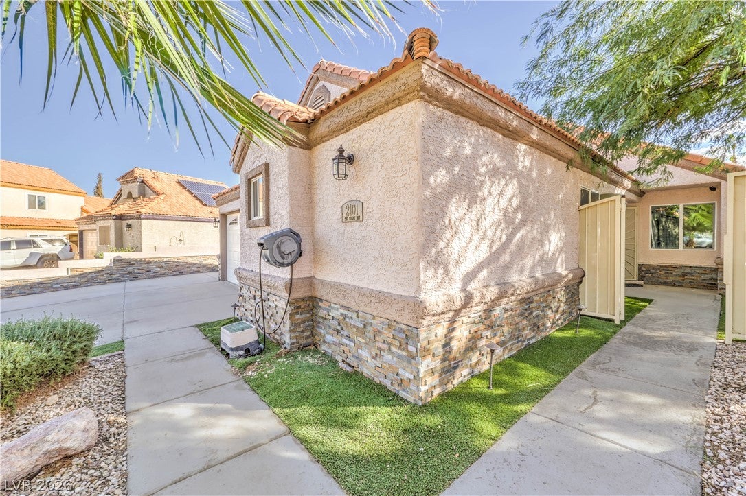 2101 Sun Swept Way