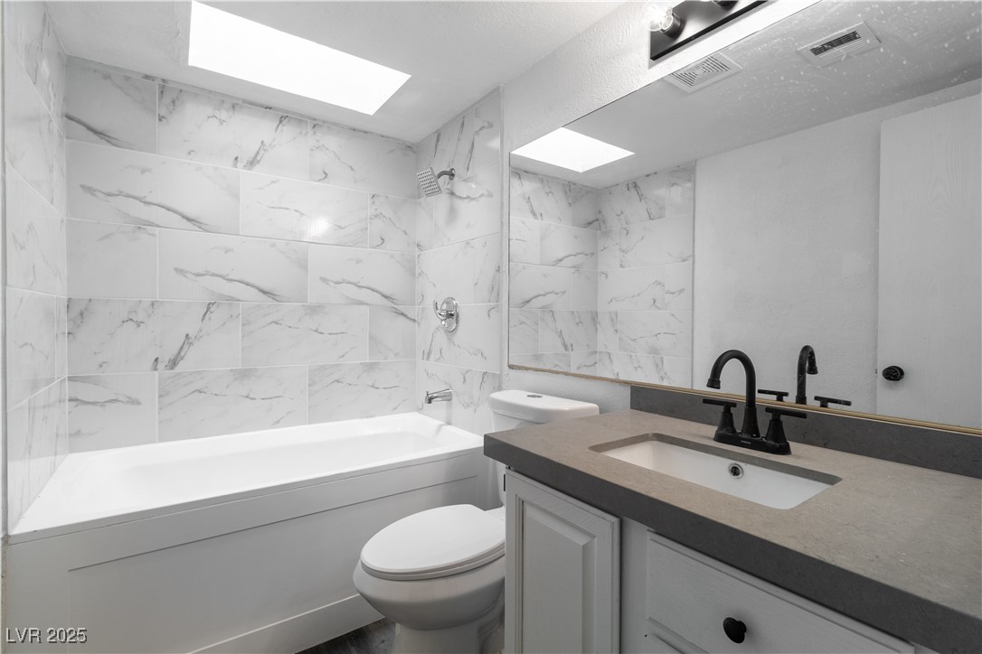 North Las Vegas, Nevada 89030, United States, 2 Bedrooms Bedrooms, ,2 BathroomsBathrooms,Residential,Active,163242