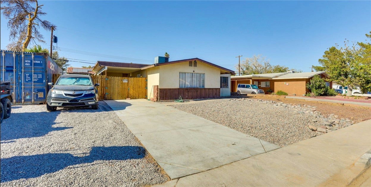 3247 Greenbriar Drive