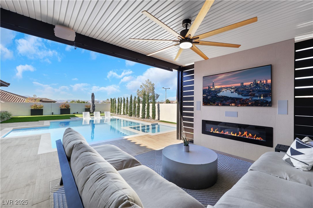 2460 Chateau Napoleon Drive