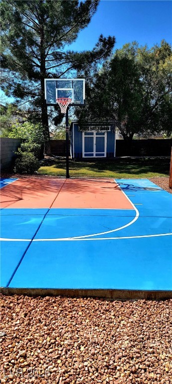 990 Crescent Meadows Court