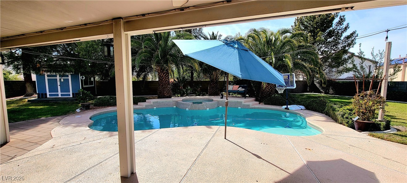 990 Crescent Meadows Court