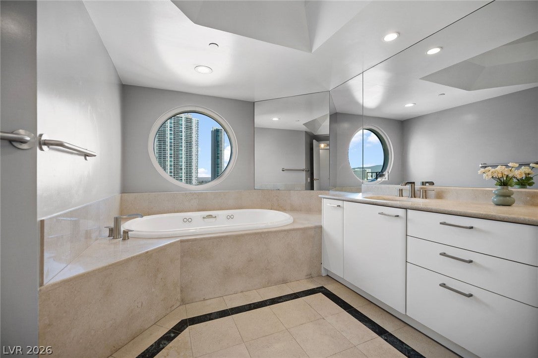 2747 Paradise Road 1004