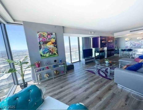 4381 W Flamingo Road 33322