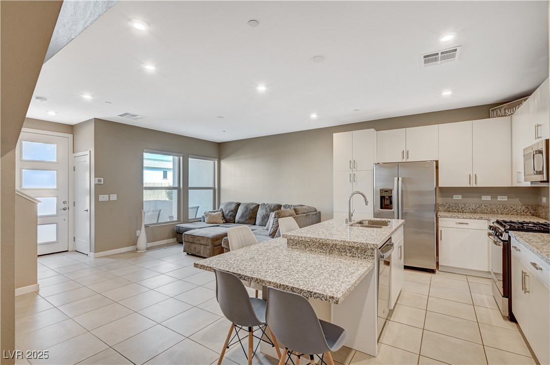 9864 Kings Glen Street 9864