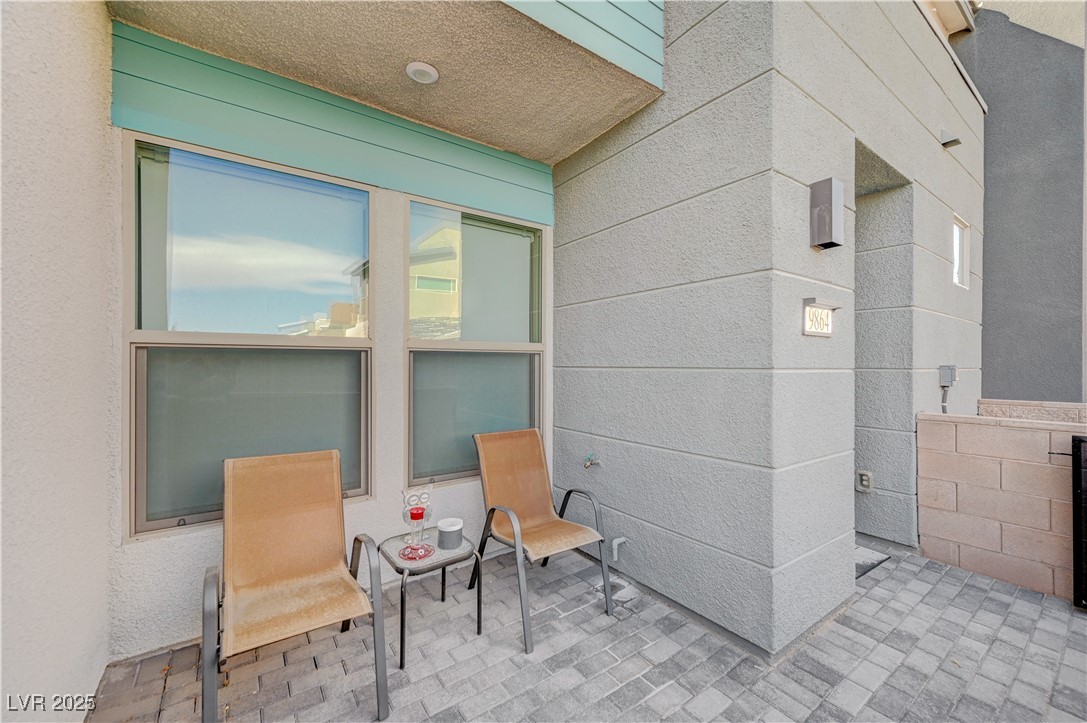 9864 Kings Glen Street 9864