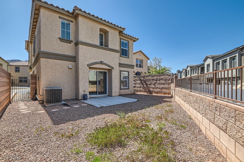 1129 Paradise Vista Drive, Henderson, Nevada image 3