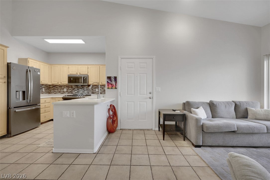 855 N Stephanie Street 2726