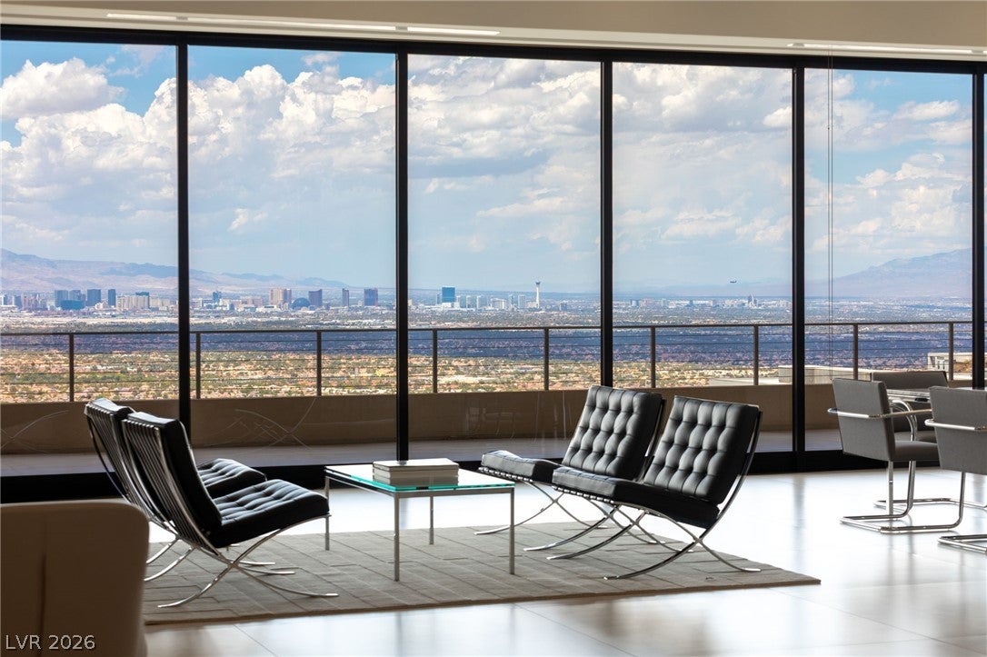 677 Overlook Rim Drive