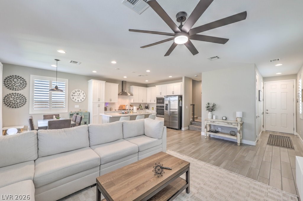 1038 WILLIAMTOWN Avenue