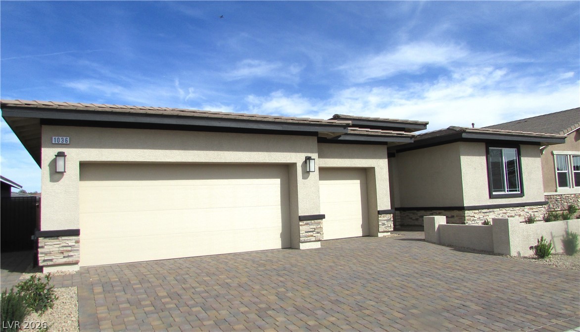 1036 FOX FALCON Street