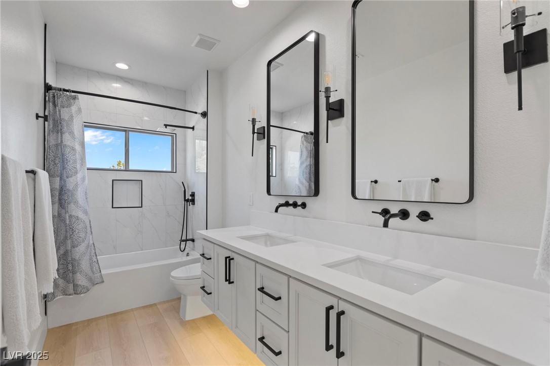 Henderson, Nevada 89052, United States, 6 Bedrooms Bedrooms, ,5 BathroomsBathrooms,Residential,Active,185277