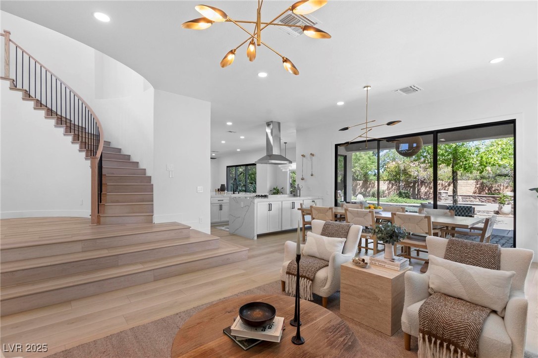 6 Perry Park Court