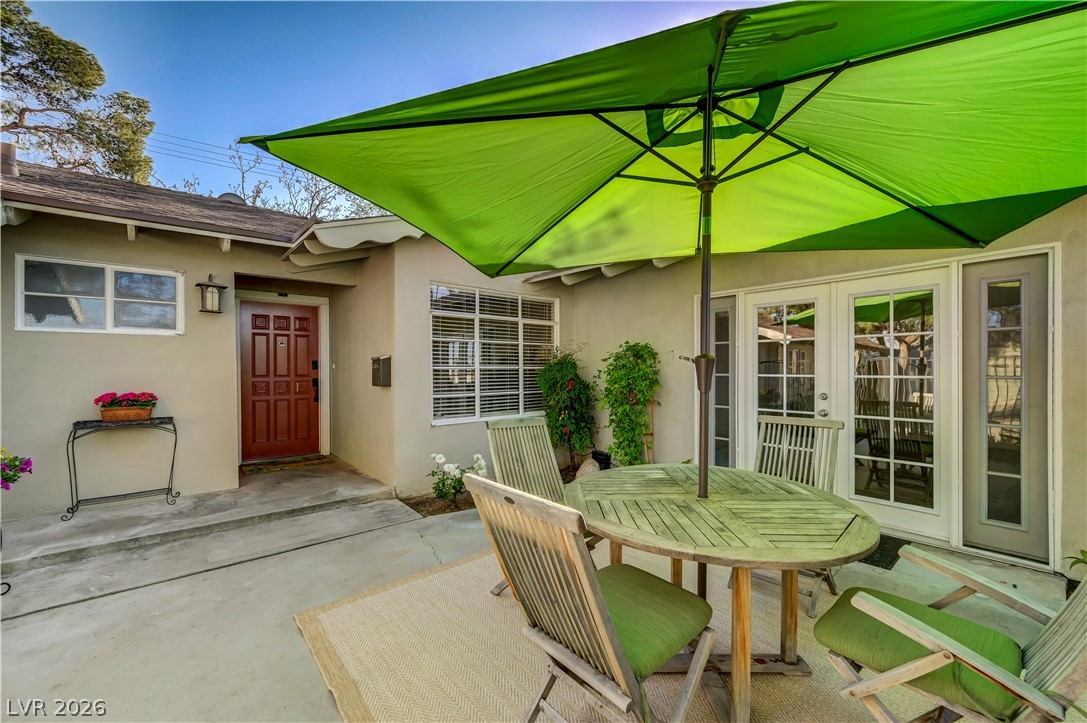 2801 Colanthe Avenue