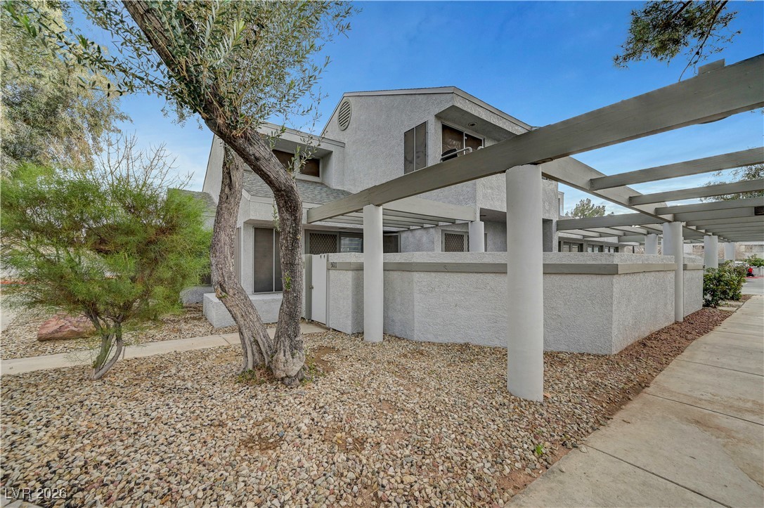 5611 Vineyard Lane 10