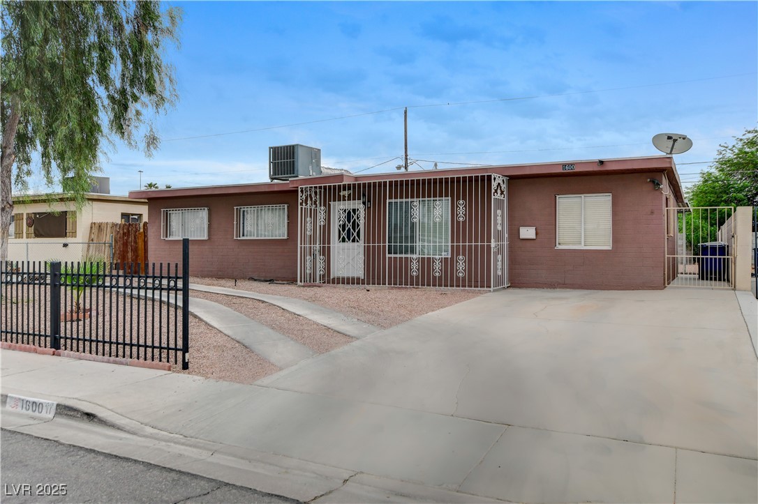 North Las Vegas, Nevada 89030, United States, 4 Bedrooms Bedrooms, ,2 BathroomsBathrooms,Residential,Active,195102