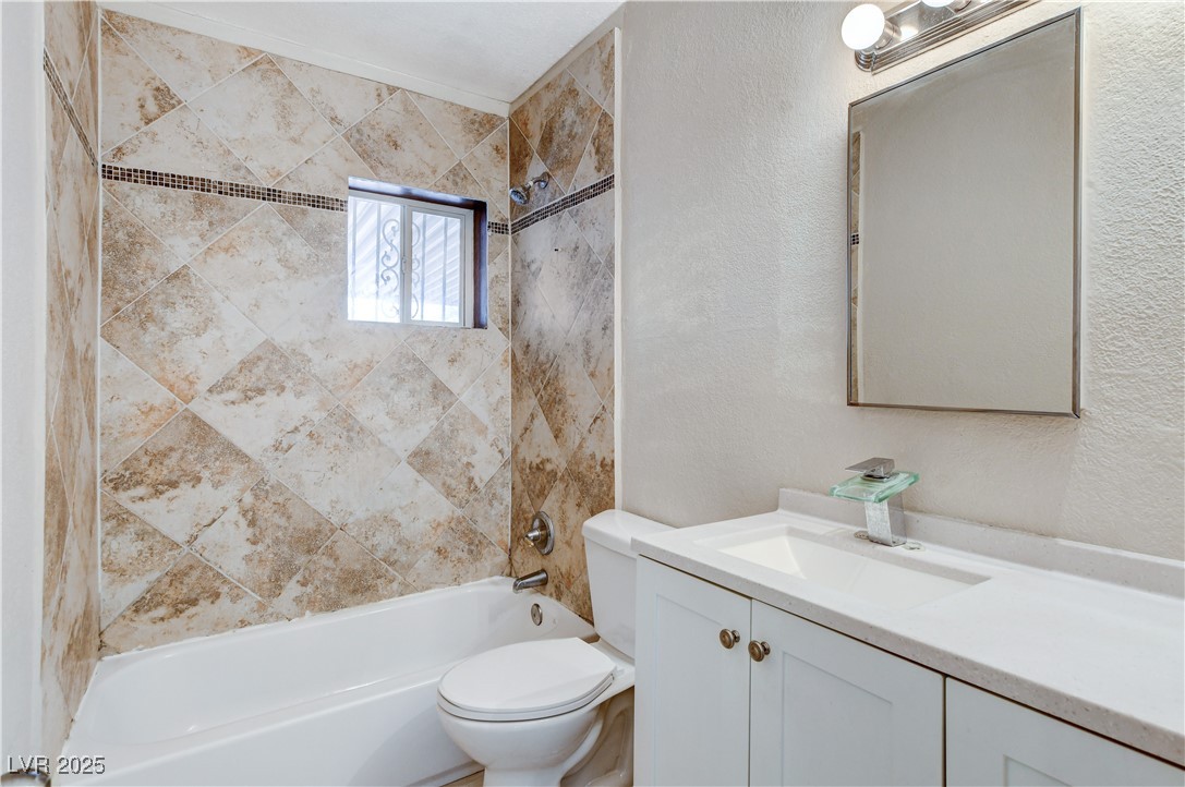 North Las Vegas, Nevada 89030, United States, 4 Bedrooms Bedrooms, ,2 BathroomsBathrooms,Residential,Active,195102