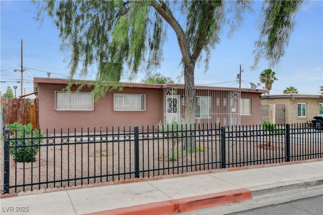 North Las Vegas, Nevada 89030, United States, 4 Bedrooms Bedrooms, ,2 BathroomsBathrooms,Residential,Active,195102