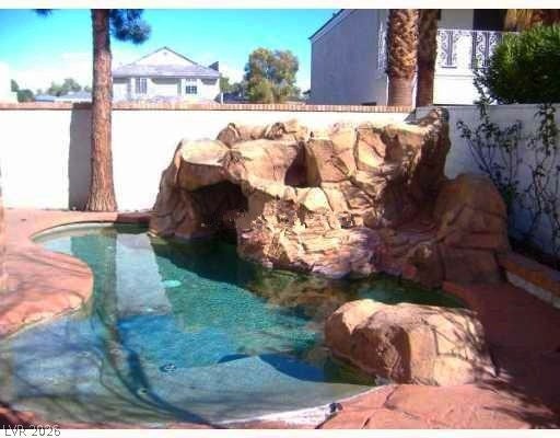 2822 QUEENS COURTYARD Drive