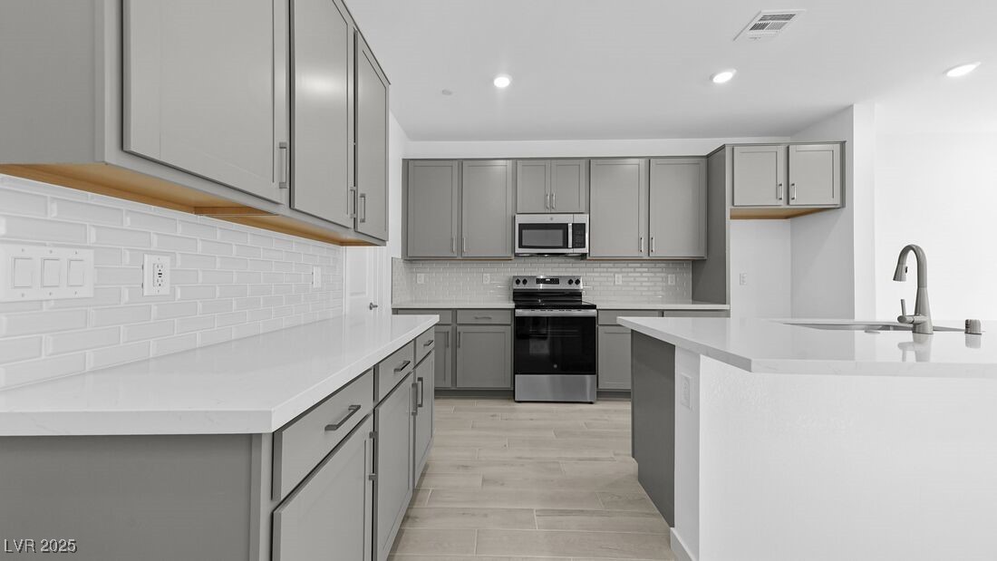 1476 Hopeful Lark Lane